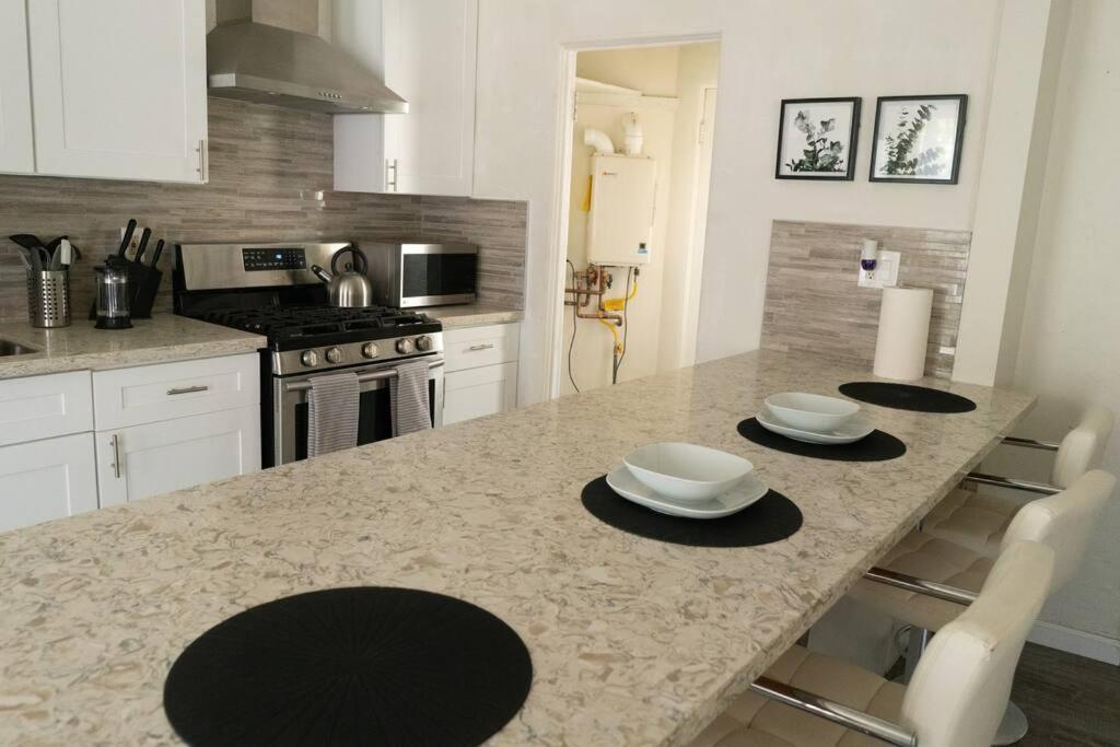 Spacious 2-Bedroom Unit In Hollywood Los Angeles Eksteriør billede
