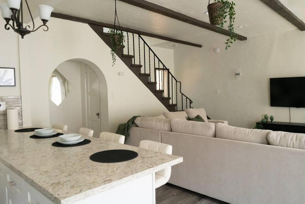 Spacious 2-Bedroom Unit In Hollywood Los Angeles Eksteriør billede