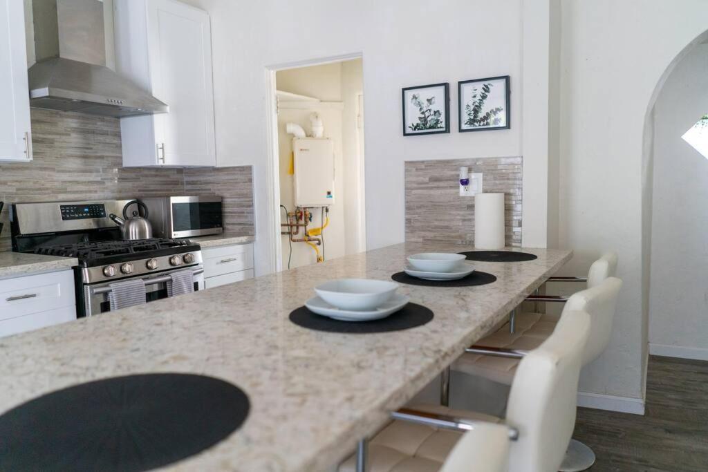 Spacious 2-Bedroom Unit In Hollywood Los Angeles Eksteriør billede